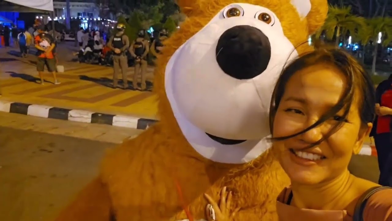 แม่เจี๊ยบพาเที่ยว บุญผะเหวดฟังเทศน์มหาชาติ  ร้อยเอ็ดคร่าพี่น้อง @เจี๊ยบ ศรีวิไล