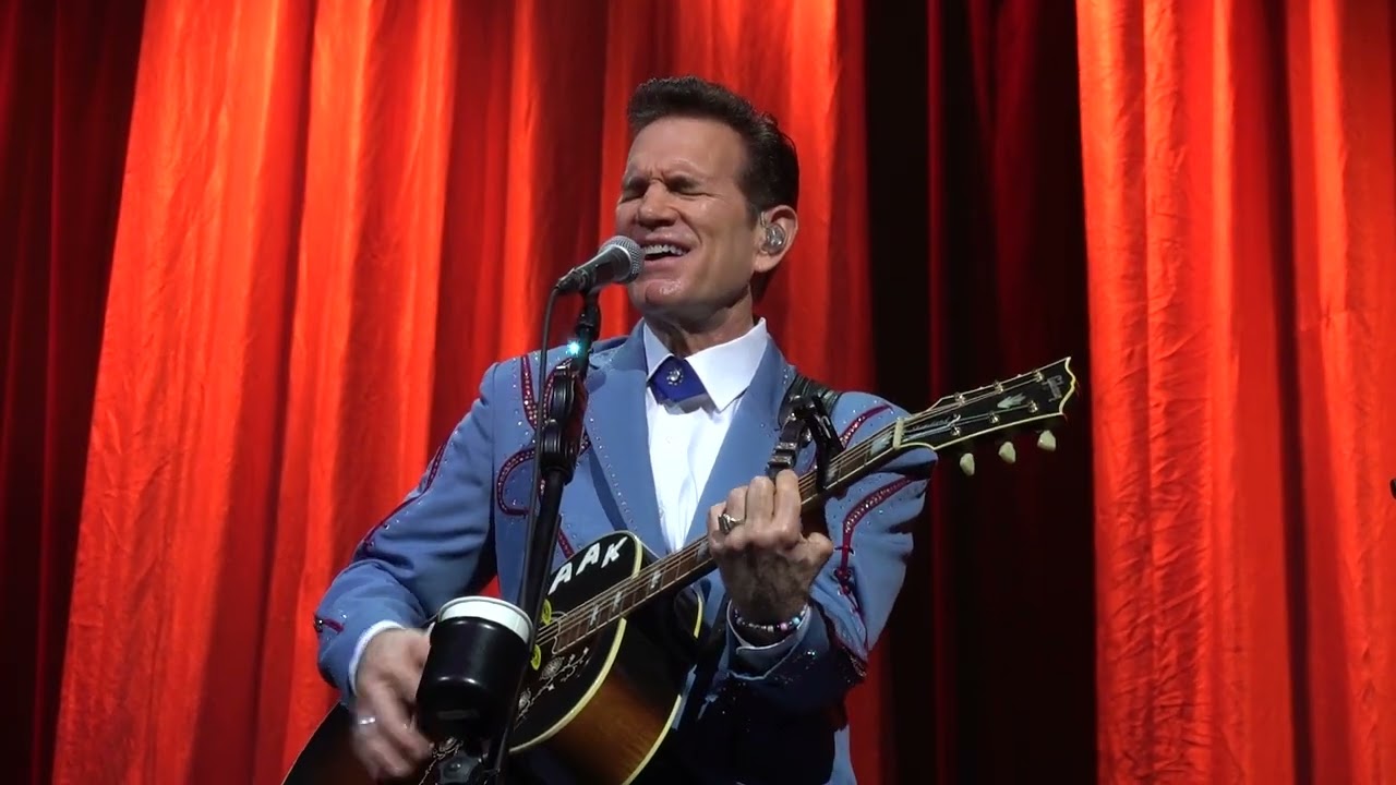2024 Chris Isaak 