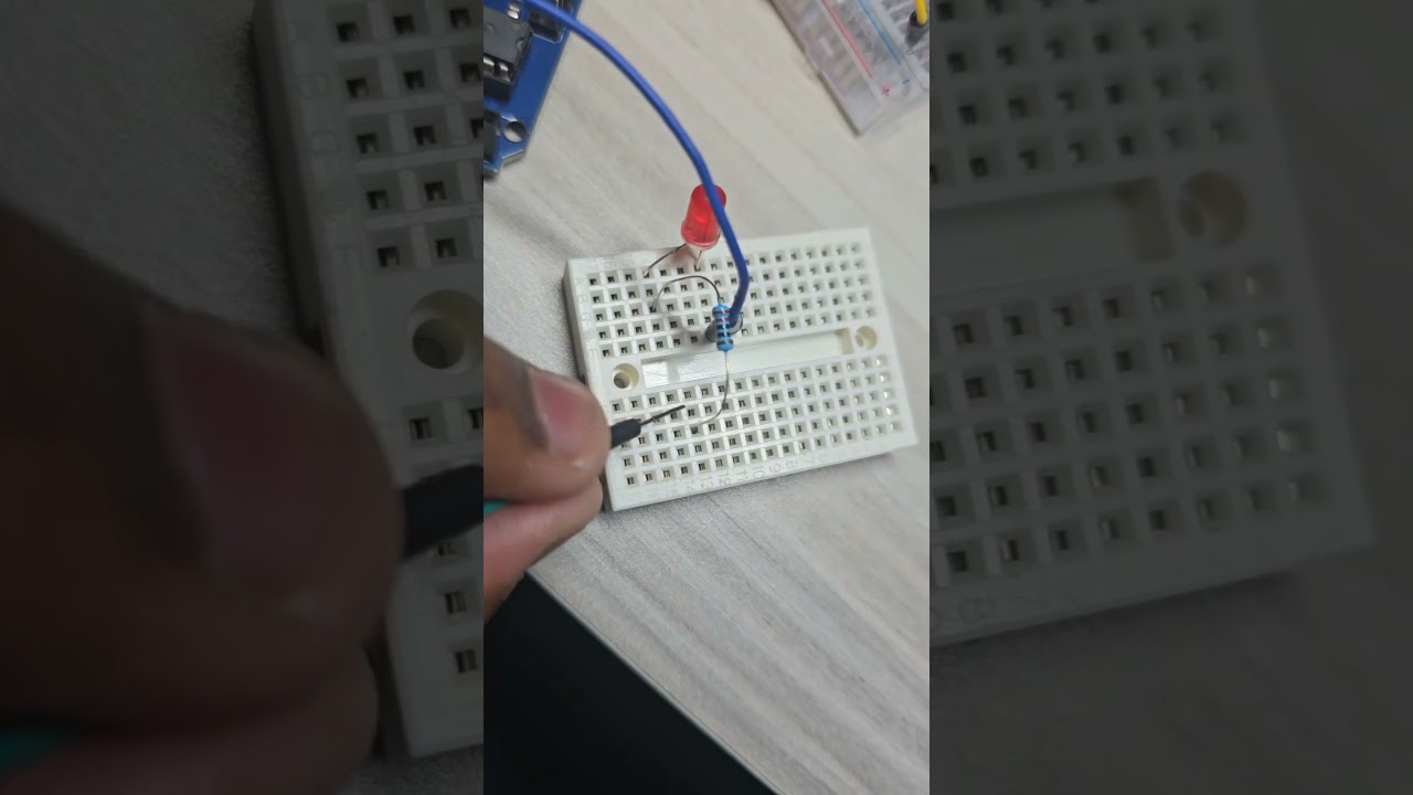 beginners guide to Electronics. Starting with the breadboard. 