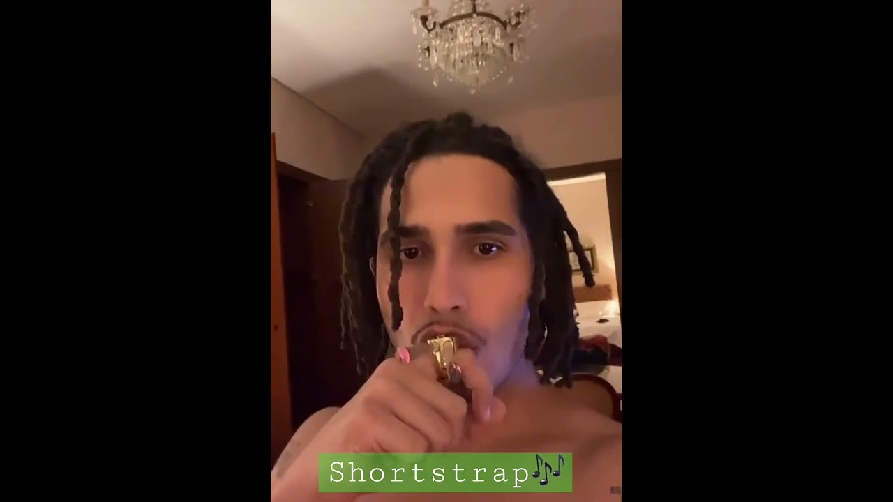 Matue dando o verdadeiro um, dois no baseado 🍁🥐