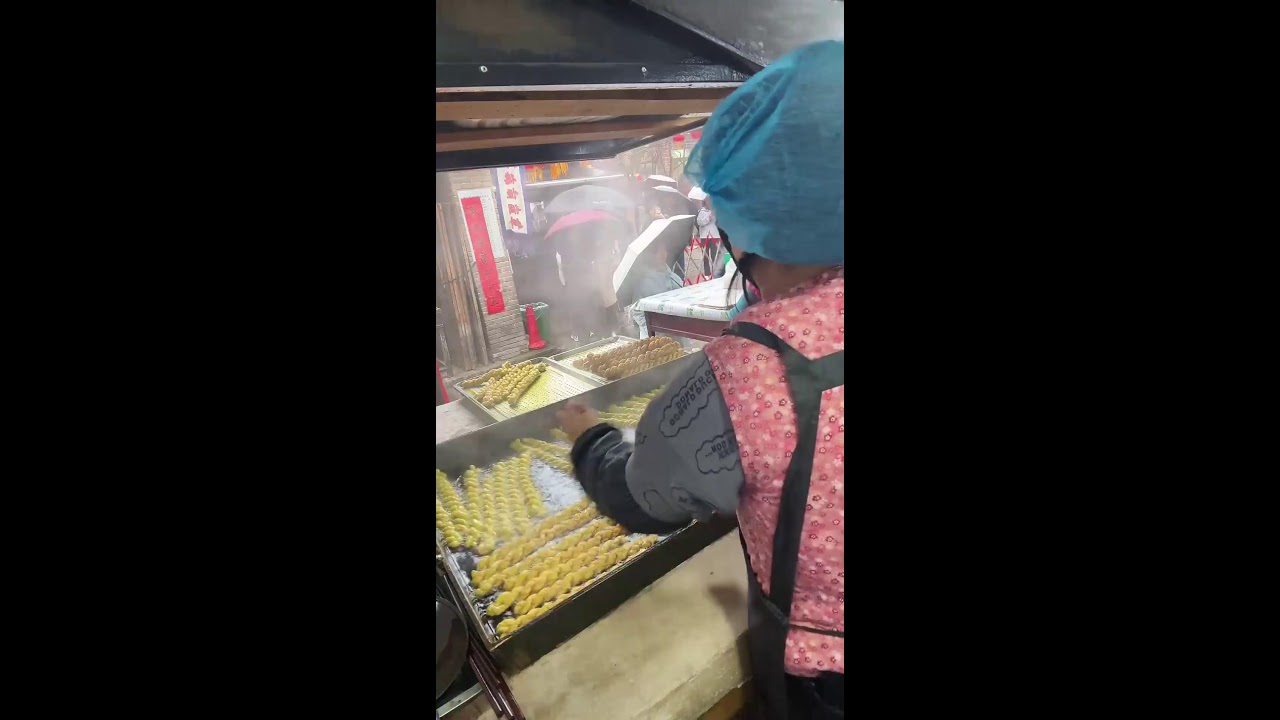 Magical Chinese street food 神奇的中国街头美食  不思議な中国の街グルメ