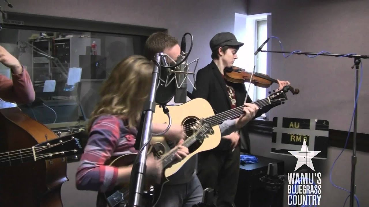 Sierra Hull - Bombshell [Live at WAMU's Bluegrass Country]