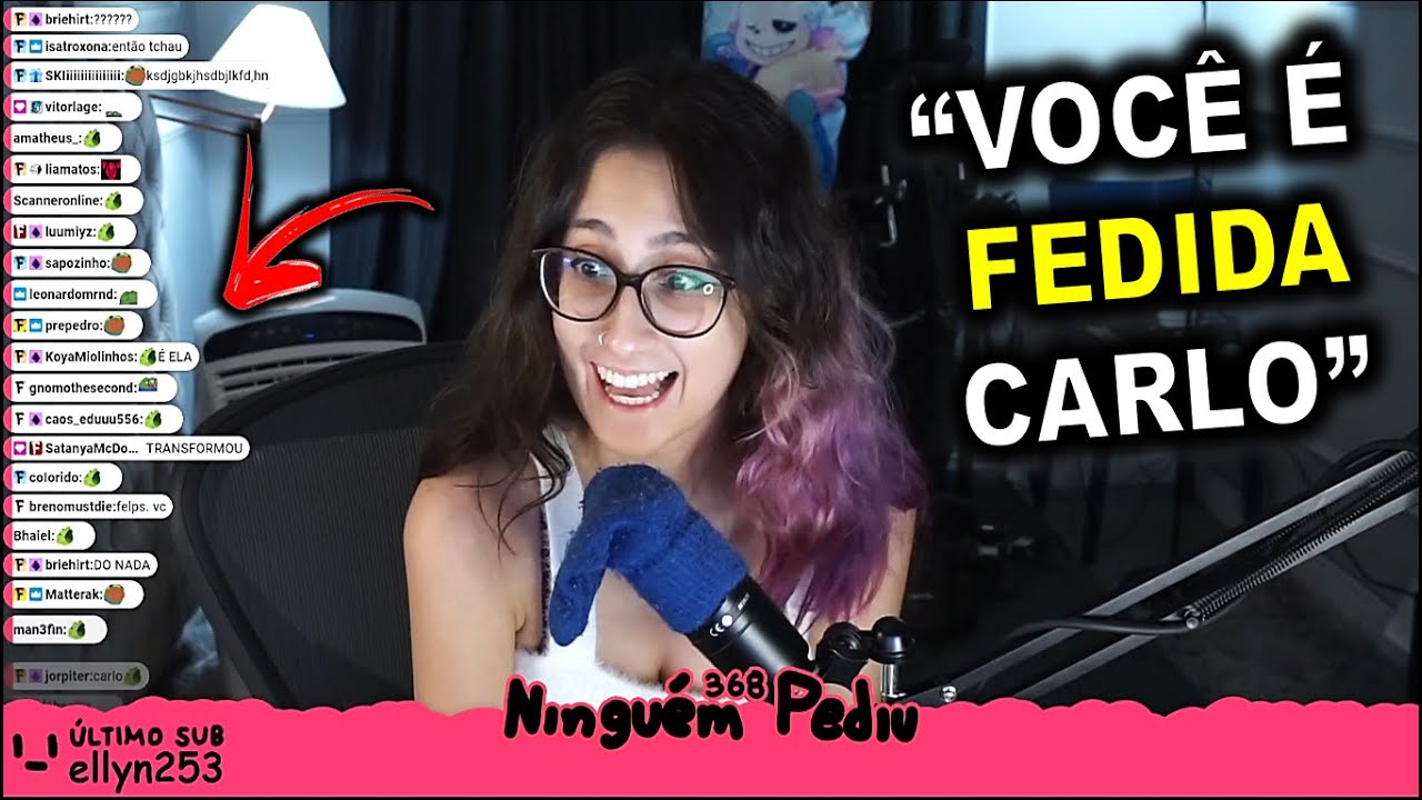 CAROL INVANDINDO A LIVE DO FELPS!!! (CHAT ENLOUQUECEU!)