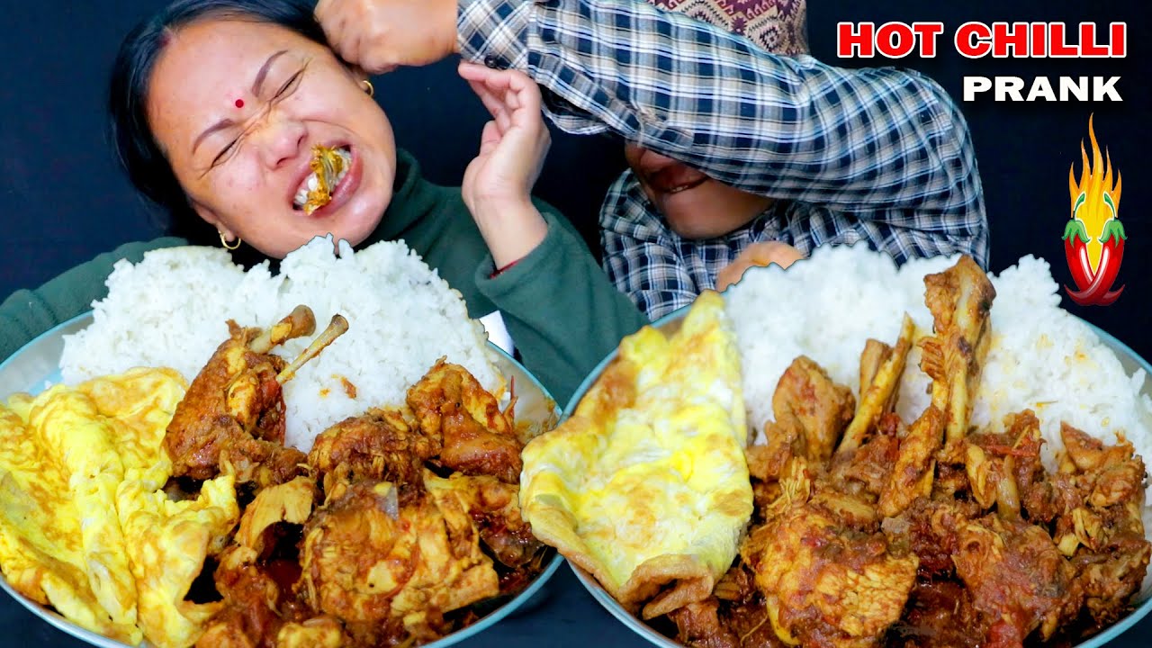 HOT CHILLI PRANK 🌶️ ON HUSBAND 🔥🥵 CHICKEN CURRY,EGG OMELETTE AND RICE EATING WITH KHURSANI PRANK