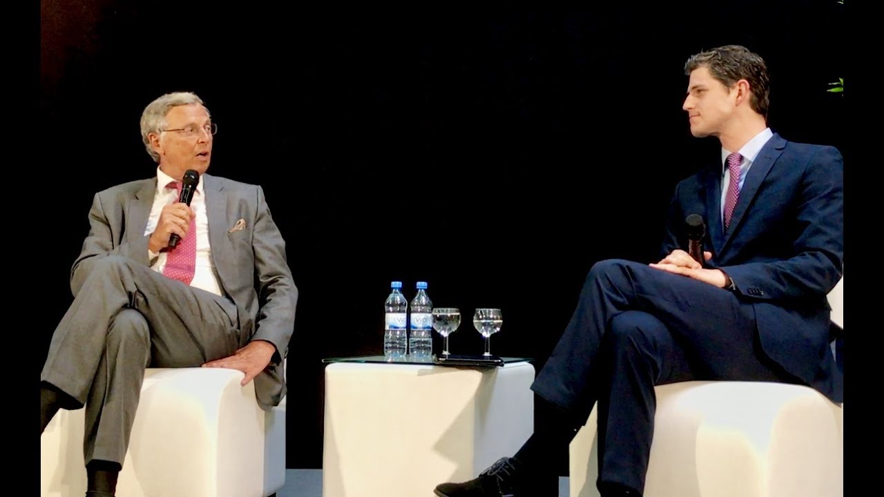 Julien Backhaus und Wolfgang Bosbach auf der Bühne