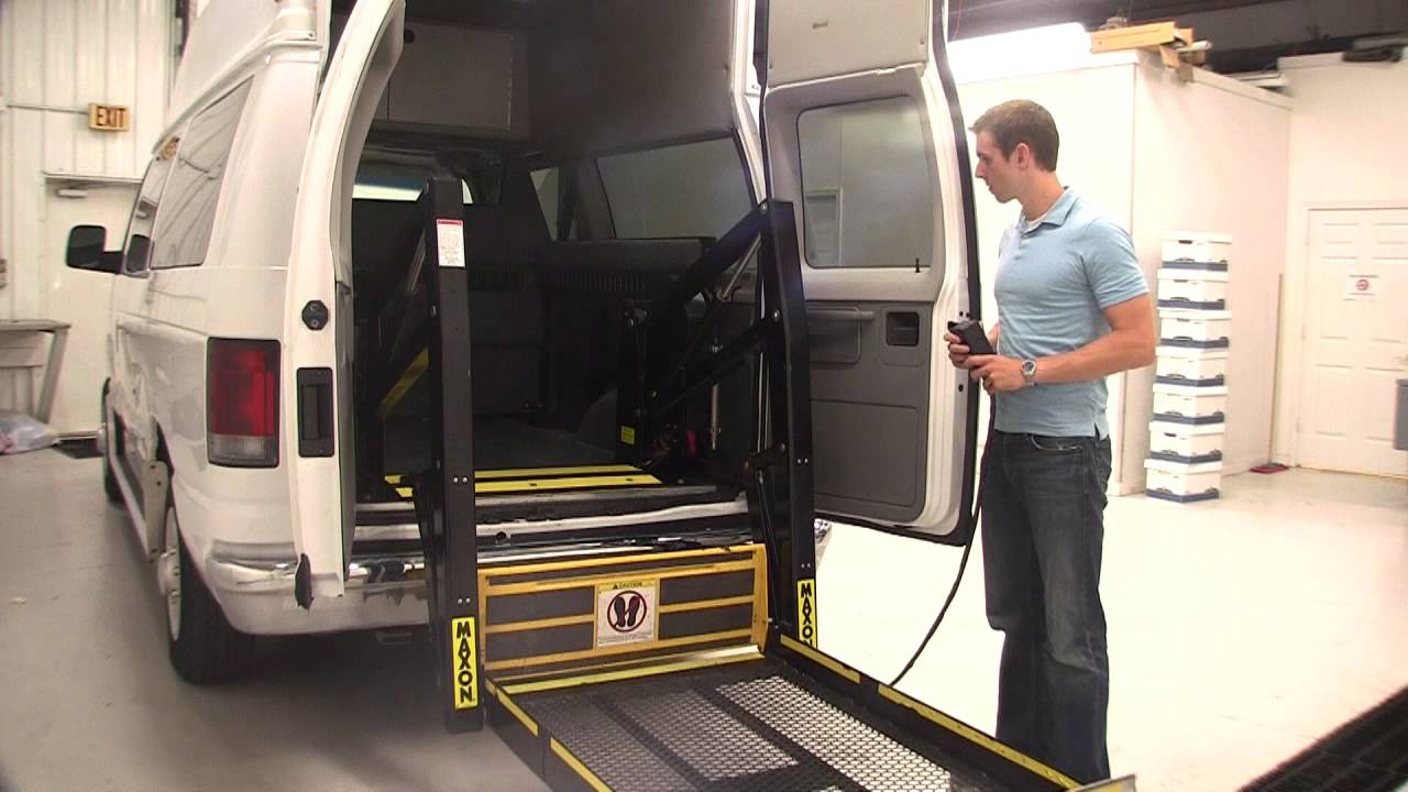 Ford E-350 Hightop Wheelchair Lift Van
