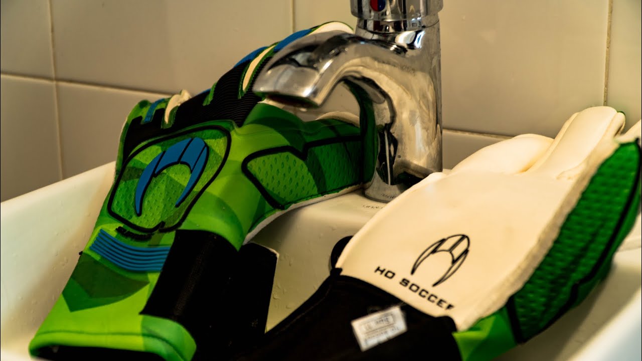 ¿COMO CUIDAR TUS GUANTES DE PORTERO?