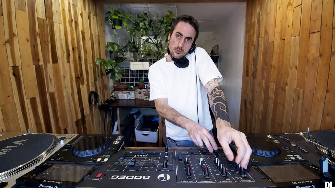 SMOOTH SOUNDS radioshow #084 Hodei6Z invites IÑIGO LUNANI [DLC KULTUR] (Pamplona, Iruña)