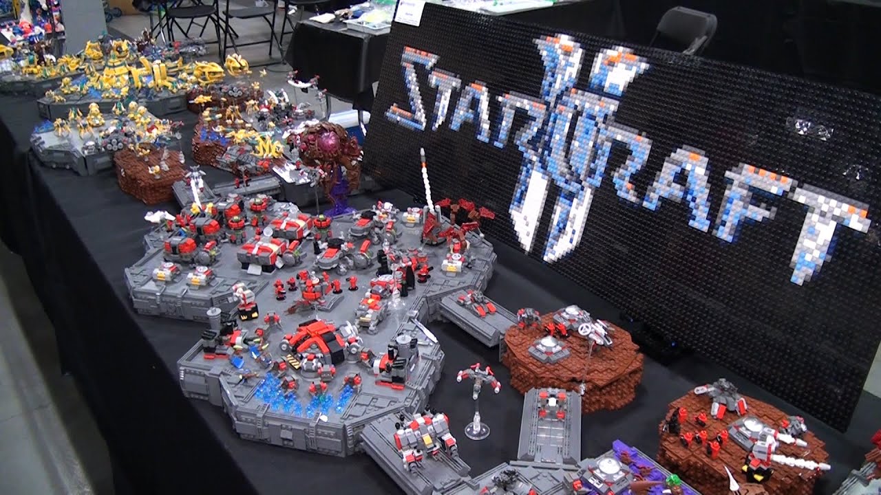 14-foot-long LEGO StarCraft display &ndash; Brickworld Chicago 2015