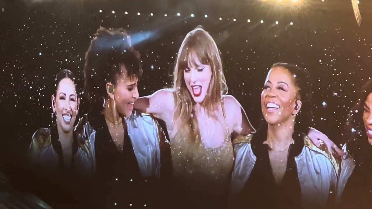 Taylor Swift - ERAS Tour Live Sydney N3 - You belong with me