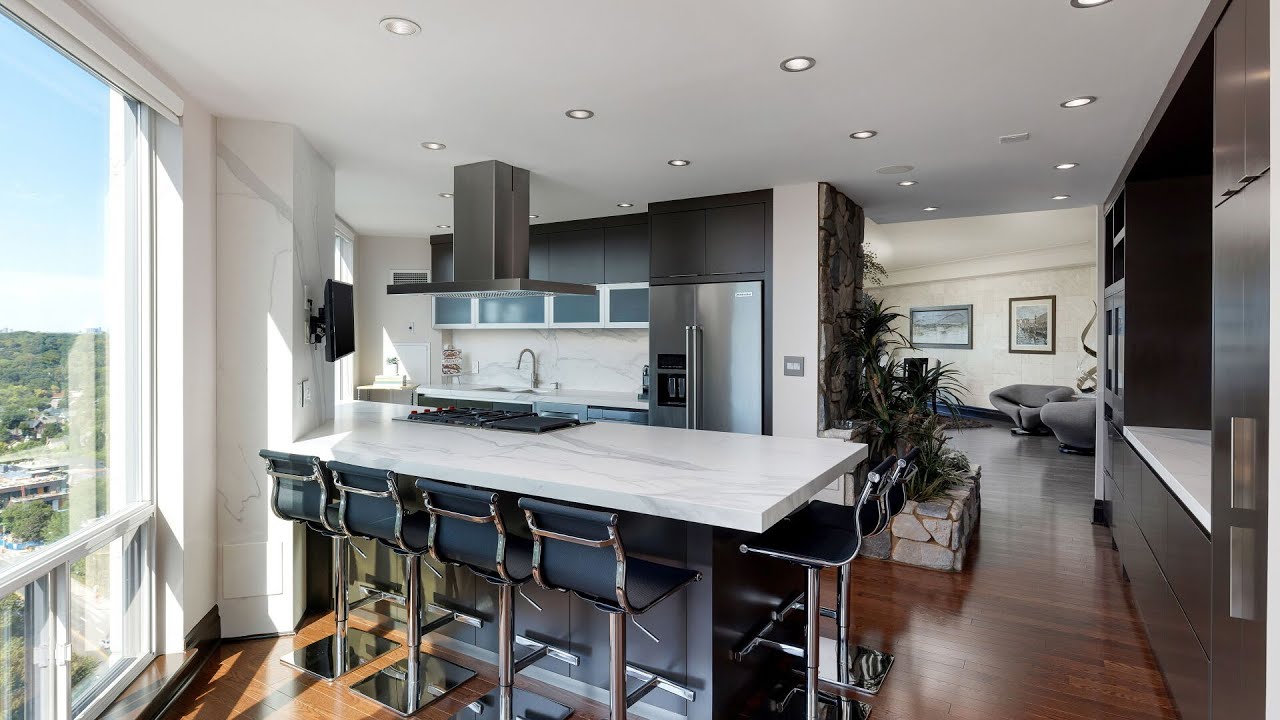 2701-300 Bloor Street East, The Bellagio, Toronto