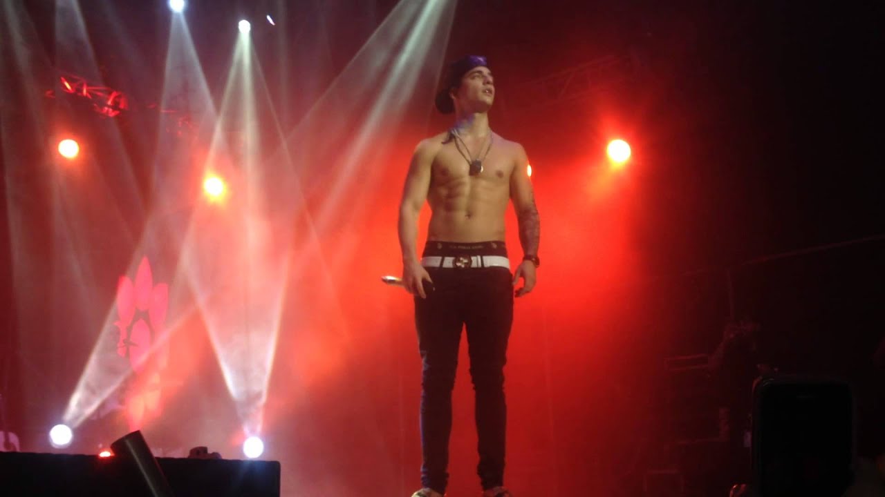 MALUMA - La Curiosidad. (LIVE) Valencia, Venezuela.