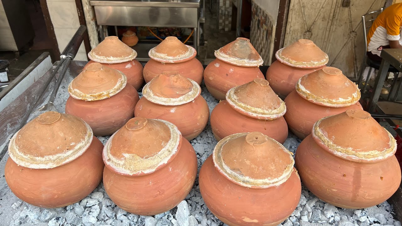 Full Making of Lucknow Style Chicken Handi at Purvanchal Handi Hut | Lucknow Street Food