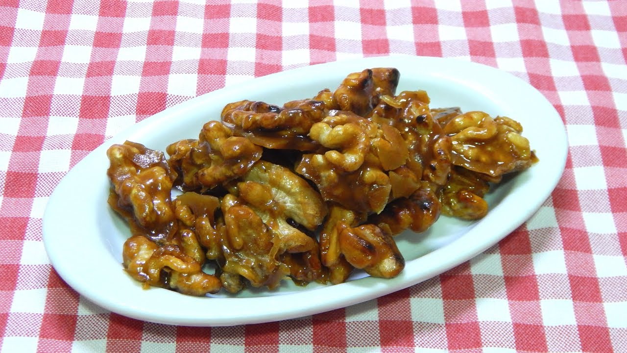 Cómo hacer nueces caramelizadas ideales para decorar tartas y postres