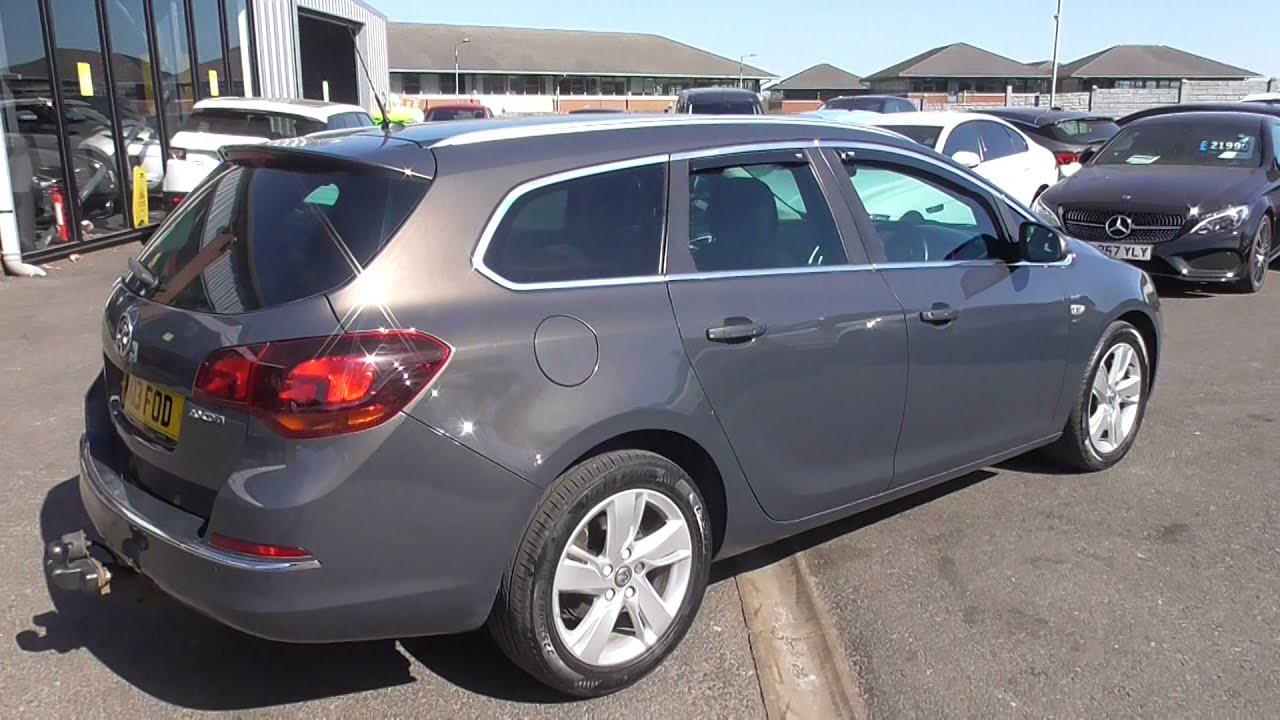 VAUXHALL ASTRA ESTATE 2013