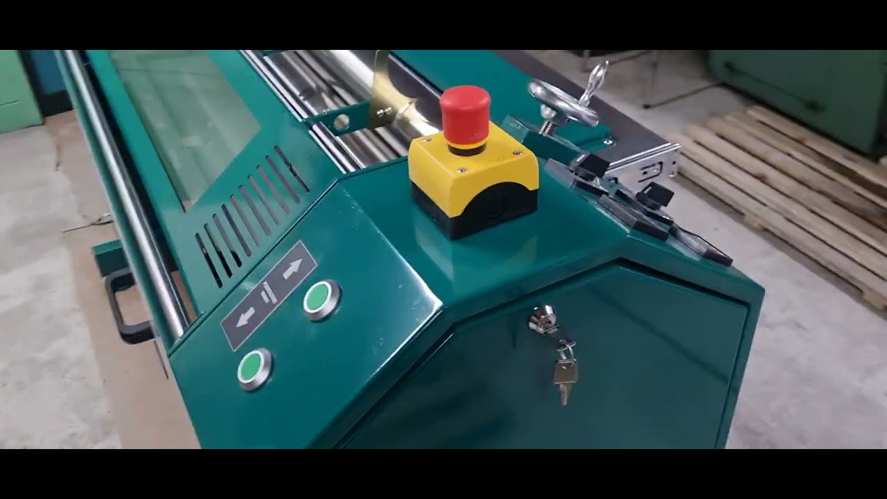 GLUING MACHINE 