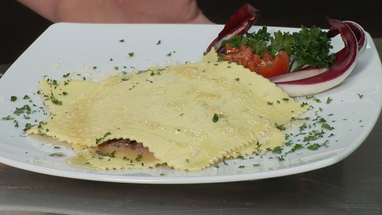 Kochvideo - Raviolo aperto mit Radicchio und Scamorza affumicata