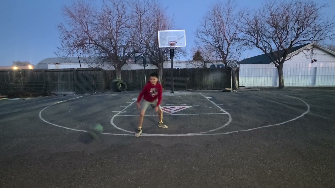 Adrian 1/6 Ball spins