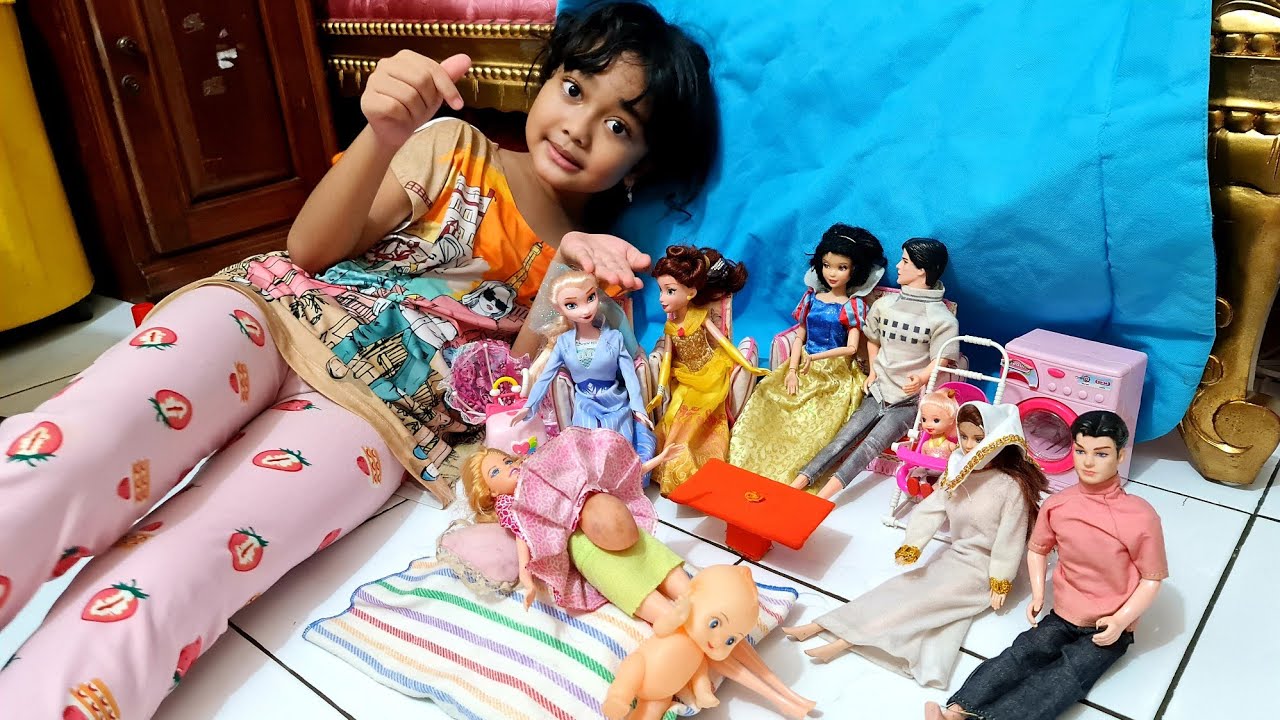 BARBIE HAMIL & MELAHIRKAN ANAK | HANUM JENGUK BONEKA BARBIE MELAHIRKAN BAYI LUCU - Shafeea Hanum