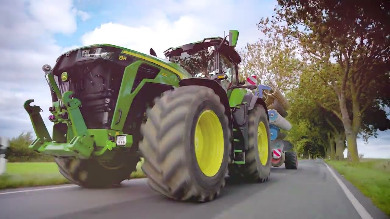 John Deere proširio serije 8R i 8RX novim modelima velike snage
