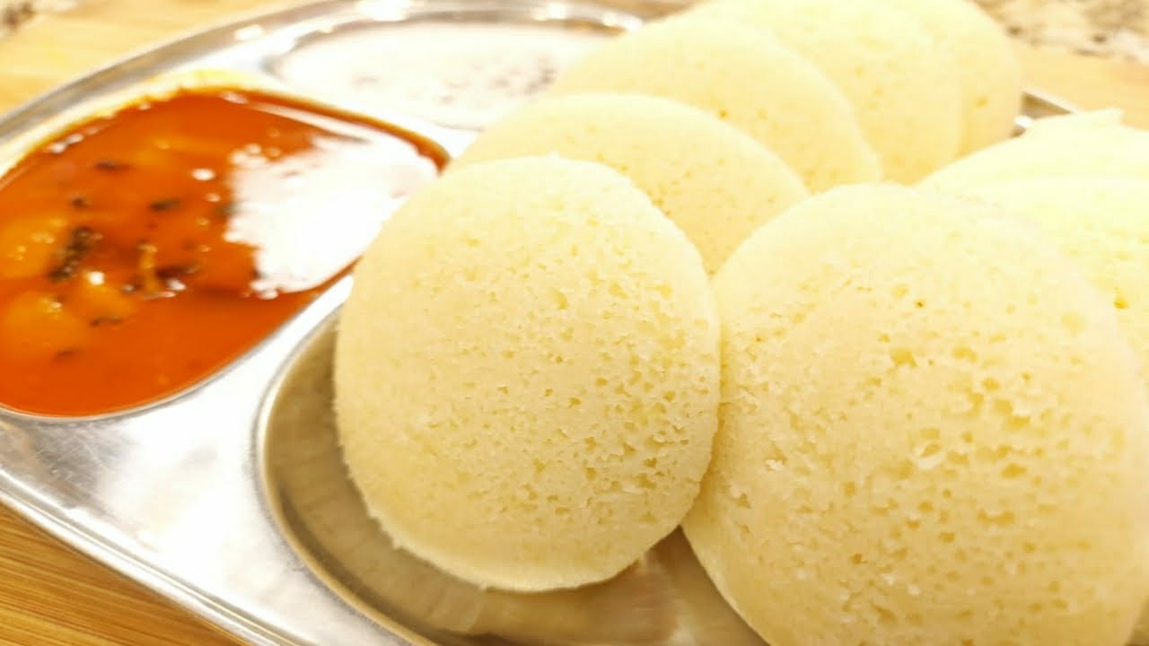 मुँह में घुलने वाली सुपर सॉफ्ट फूली फूली रवा इडली | Rawa Idli | Suji Idli | Honest Kitchen