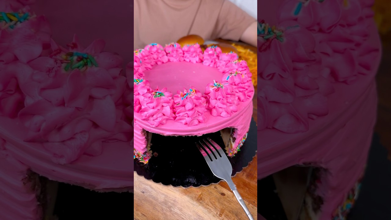 How to celebrate 10M SUBS with  CAKE, BURGER and your friend properly?😎❤️🍰| CHEFKOUDY