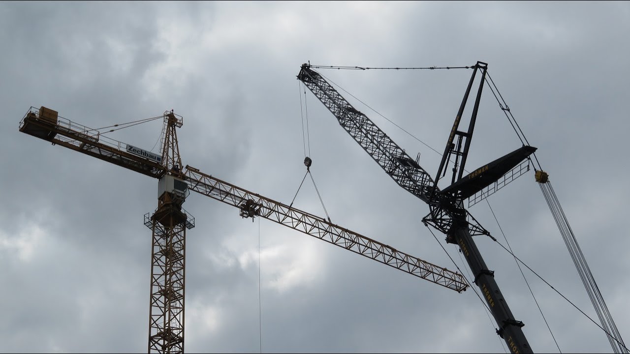 Soeren66 - LIEBHERR LTM 1400-7.1 von Thömen beim Aufbau eines 180 EC-H, Teil 3