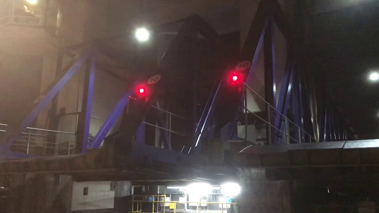 Last 1963 Woolwich Ferry - Ernest Bevin arrives for the last time