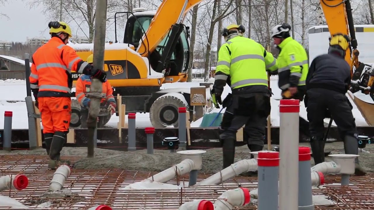 Mikkelipuiston palvelurakennuksen perustusten valu 01 12 2016
