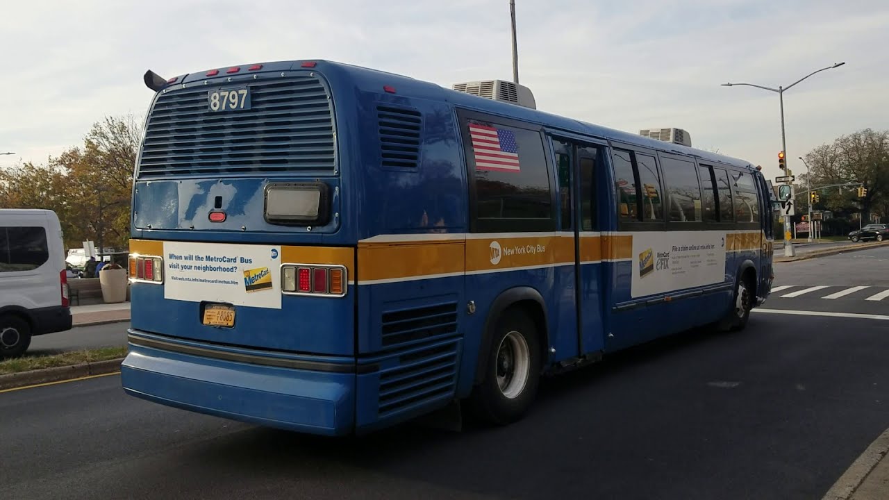 MTA New York City Bus SPECIAL: 1996 Nova Bus RTS-06 MetroCard Sales Bus 8797 Close-Up & Departure