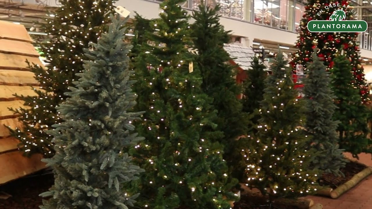 Kunstige juletr&aelig;er i Plantorama