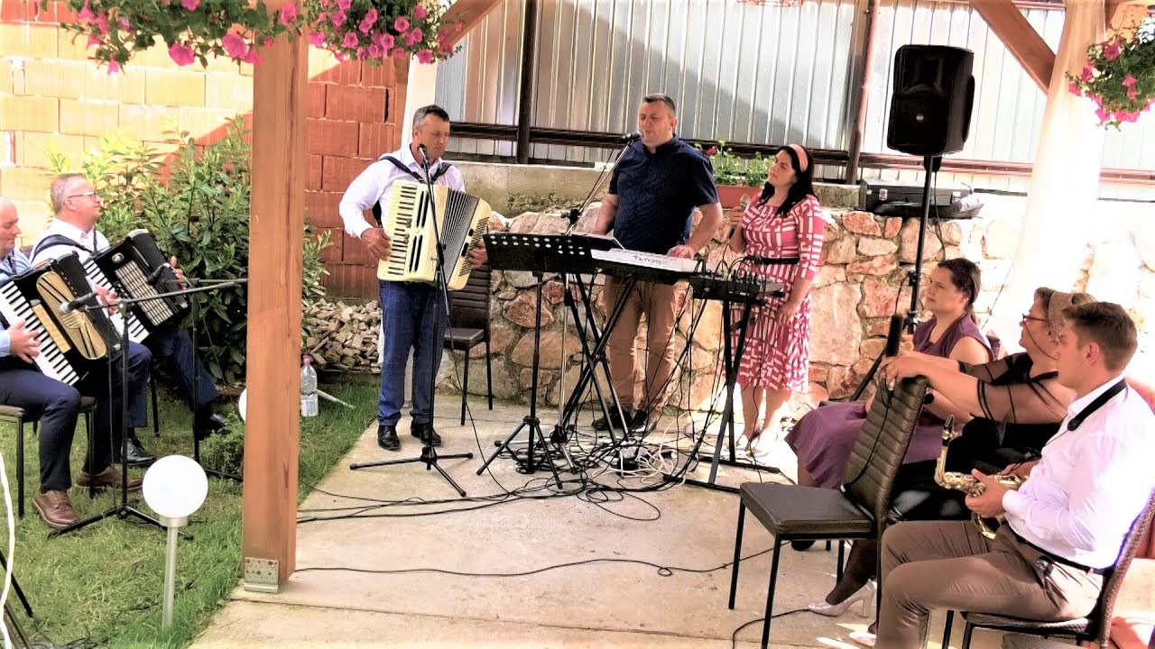 Familia Lazea și prieteni ”Un colaj de cântări DEOSEBTE”