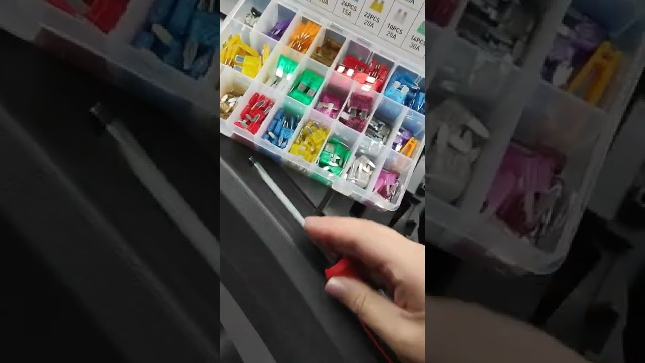 How to change a fuse in Renault T range HGV