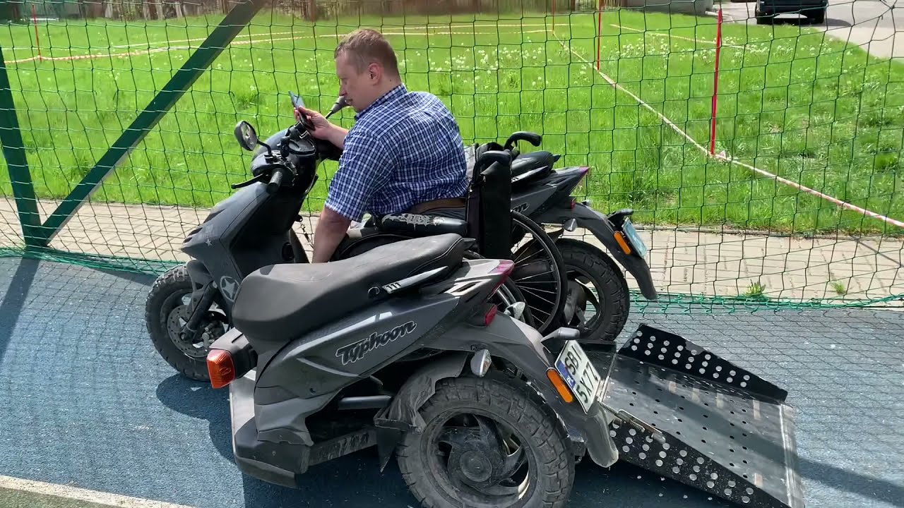 Niespodziewany gość na electricTour20021.DrWozek.pl