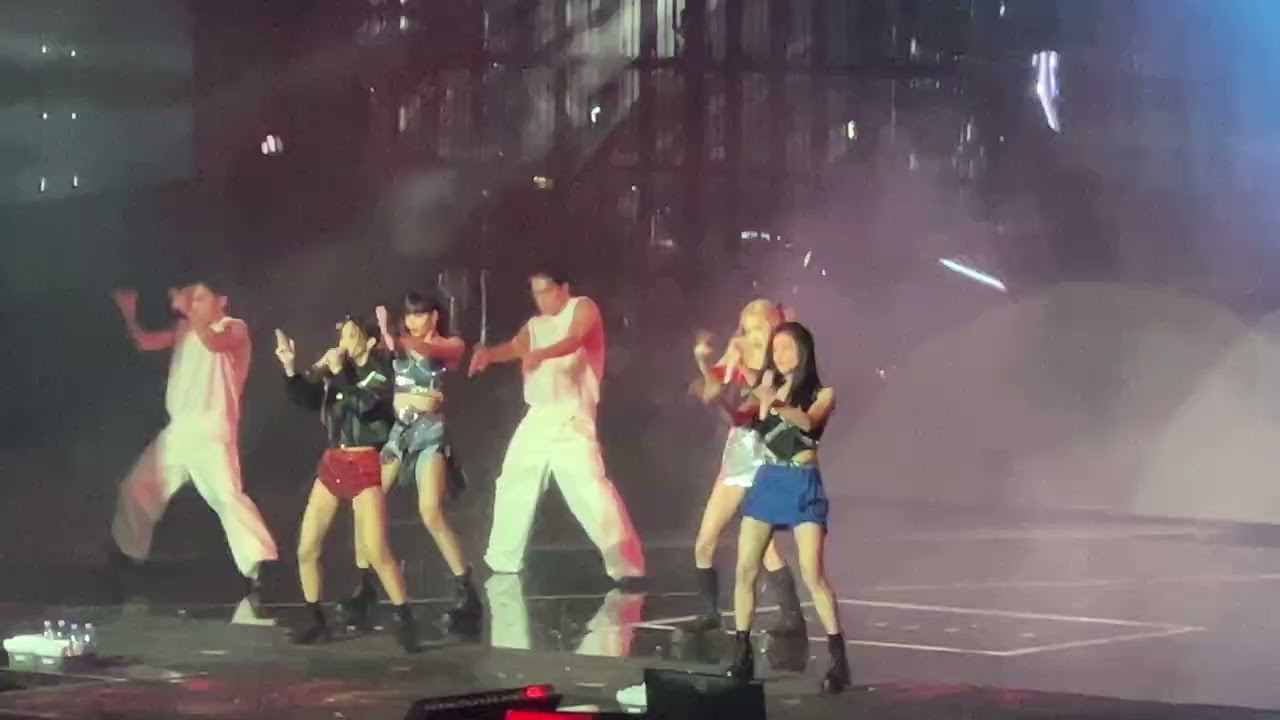 BLACKPINK - 10.29.22 - BORN PINK @ Houston - DDU-DU DDU-DU