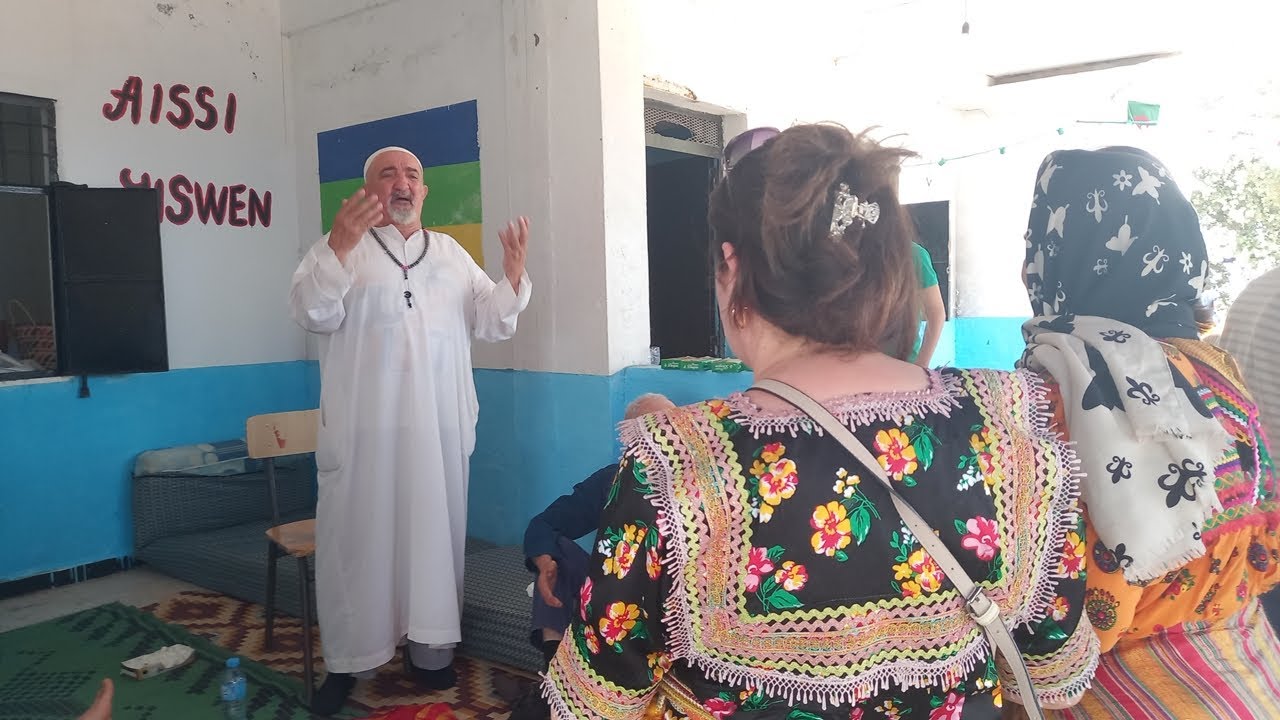 Asensi  N'Ighil Aissi Au Village Taguemount  Oukerrouche 