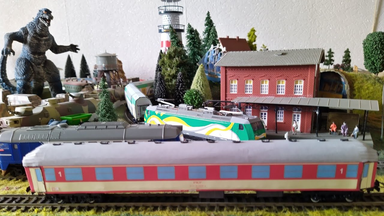 Prezentacja: Wagon 112A PKP 1 klasa model kartonowy wydawnictwa ANSWER 1:87 H0