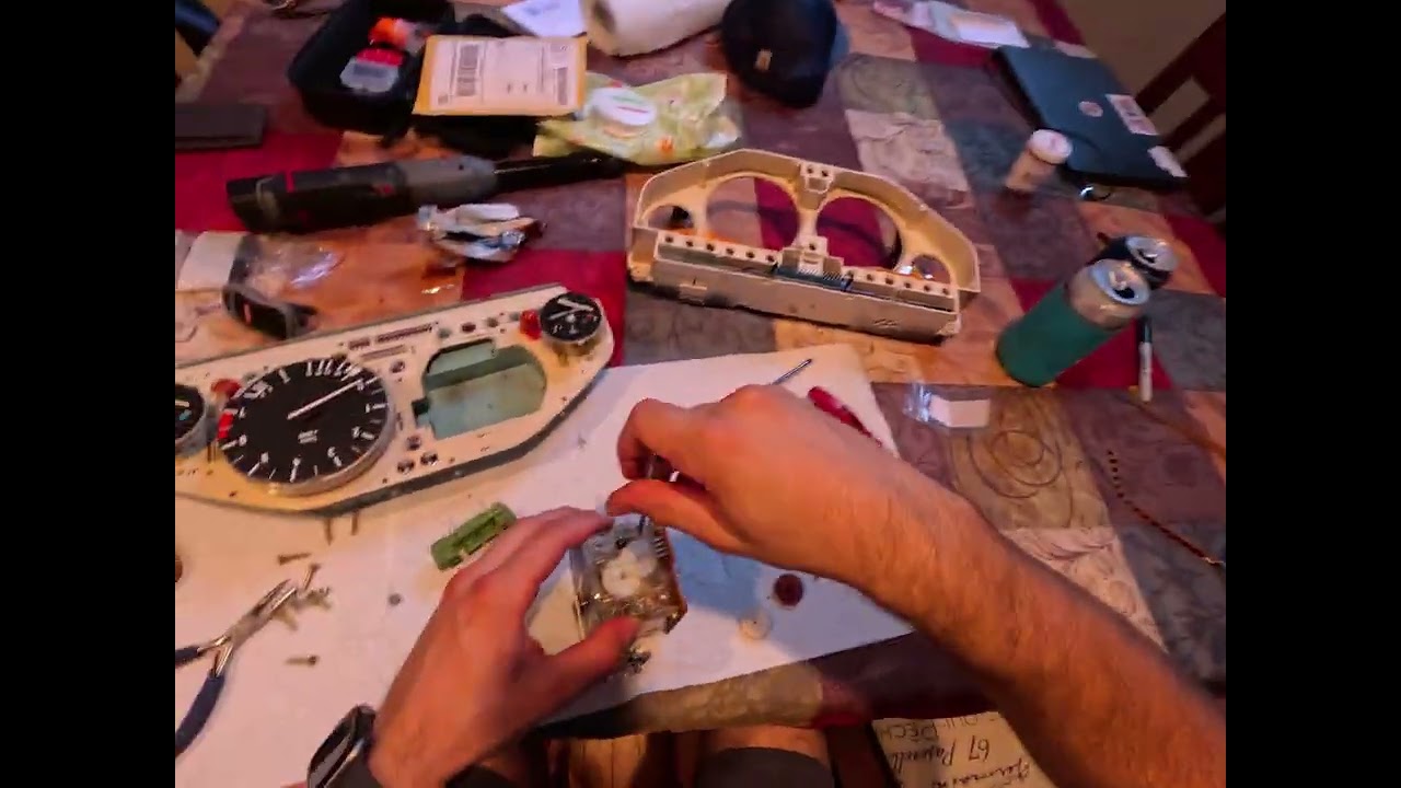 Fixing My E30's Broken Gauge Cluster