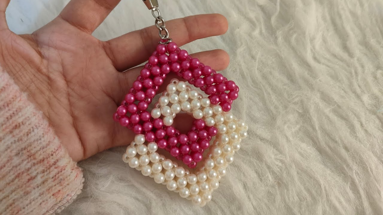 طريقة عمل ميدالية بالخرز اللولي/How to Make a Pearl Beaded Keychain (Step by Step)