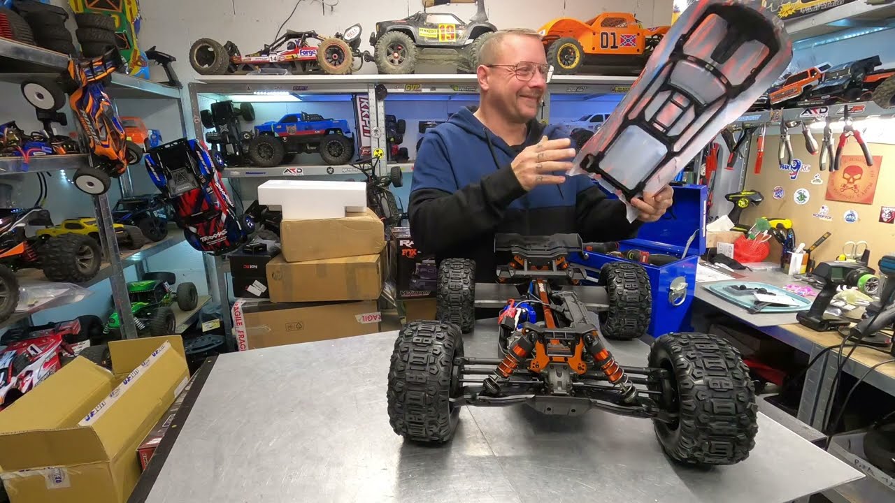 DER TRAXXAS SLEDGE für 695e BELTED BEI MODELBAU BERLINSKI !