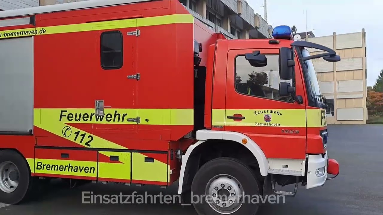 Feuerwehr Bremerhaven RTW Löschzug Wasserrettung WLF USW