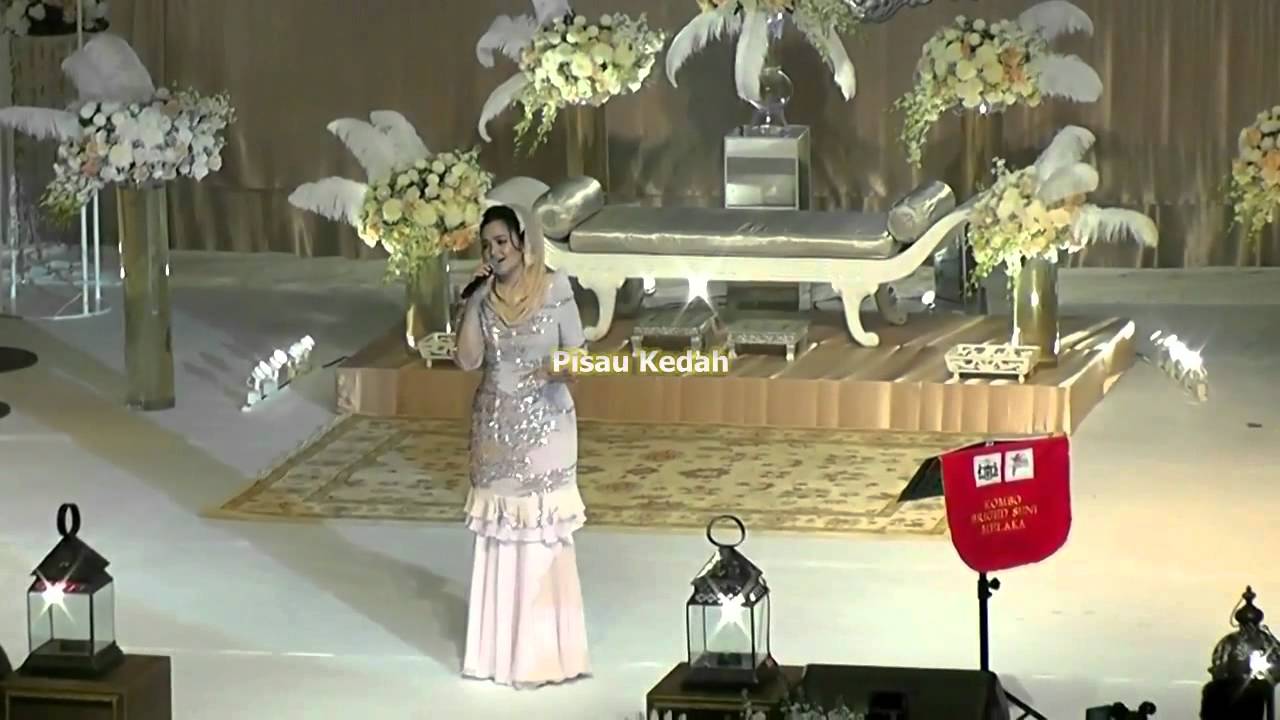 Siti Nurhaliza Menyanyi Di Majlis Persandingan Anak Datuk K dan Anak DS Hishammudin.avi
