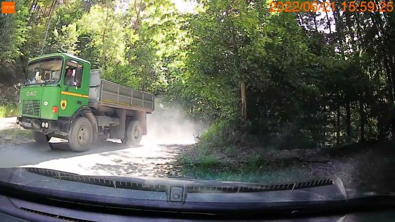 Traseu pe drum forestier Schit Iezer - Schit Pahomie, Valcea