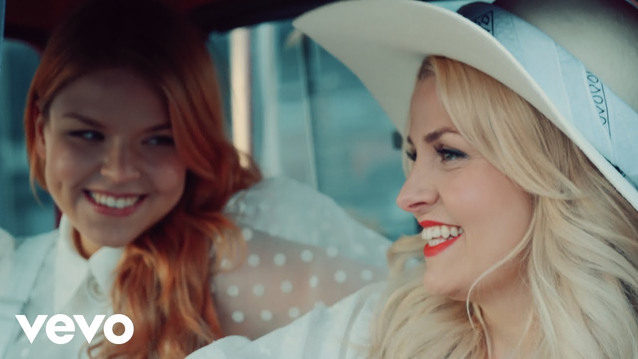 Lili & Luna - Melanie