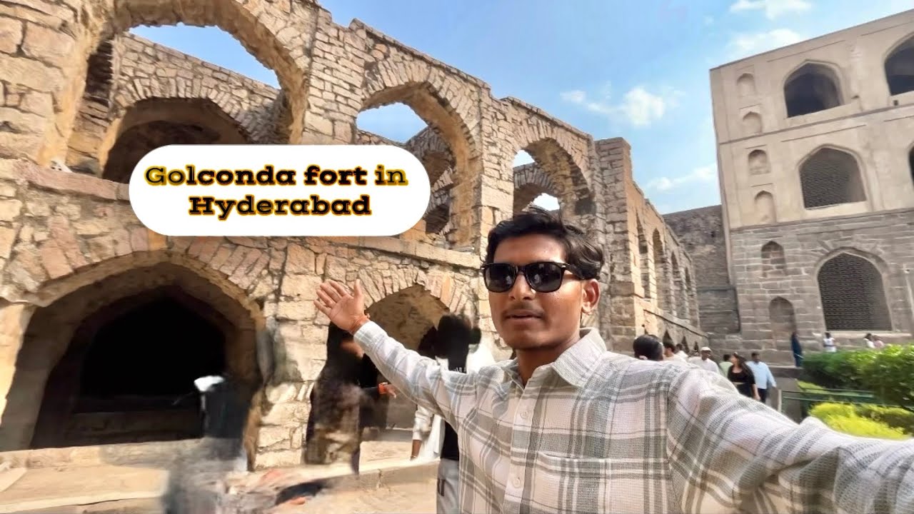 Golconda fort in Hyderabad is open daily from 9 : 00 am to 5 : 30 