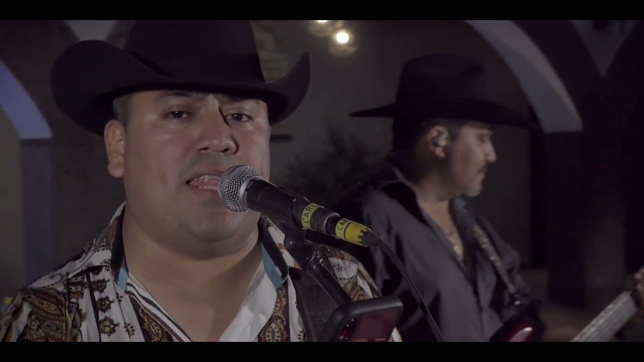 El Jefe De Tijuana - Carlos Vicente y Su Komando Norteño - Corridos y Canciones (En Vivo)