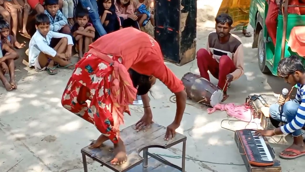 सर्कस का खेल ऐसा कभी नहीं देखा होगा आप लोगों ने एक बार जरूर देखें पवारी कला में हुआ यह खेल वीडियो