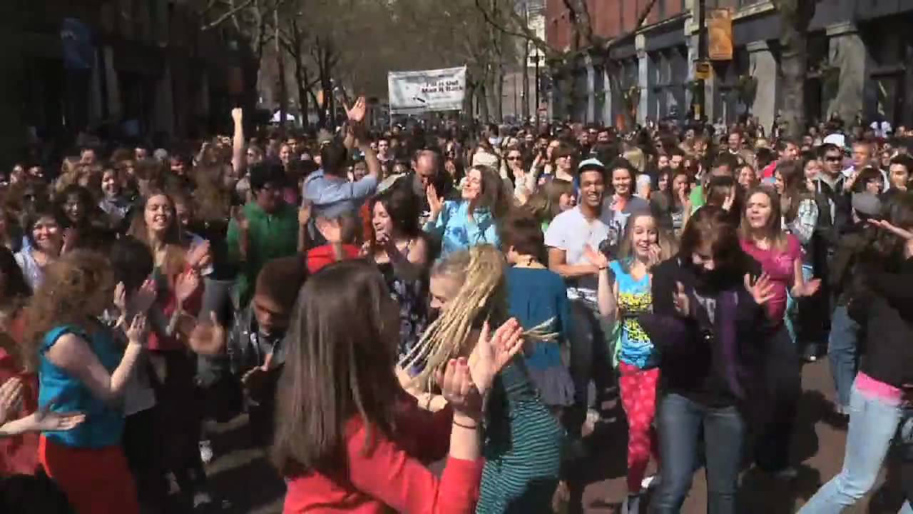 Official Seattle Glee Flash Mob - Pioneer Square