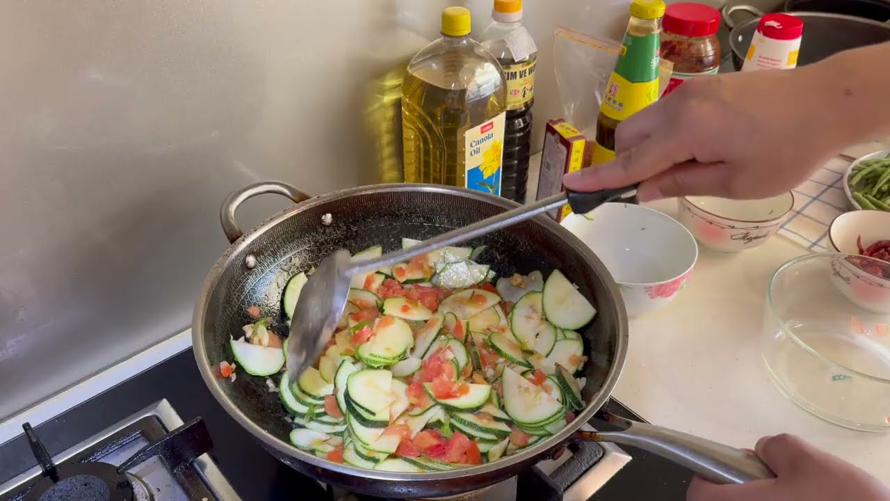 Simple zucchini & Tomato Stir Fry | Home Cooking