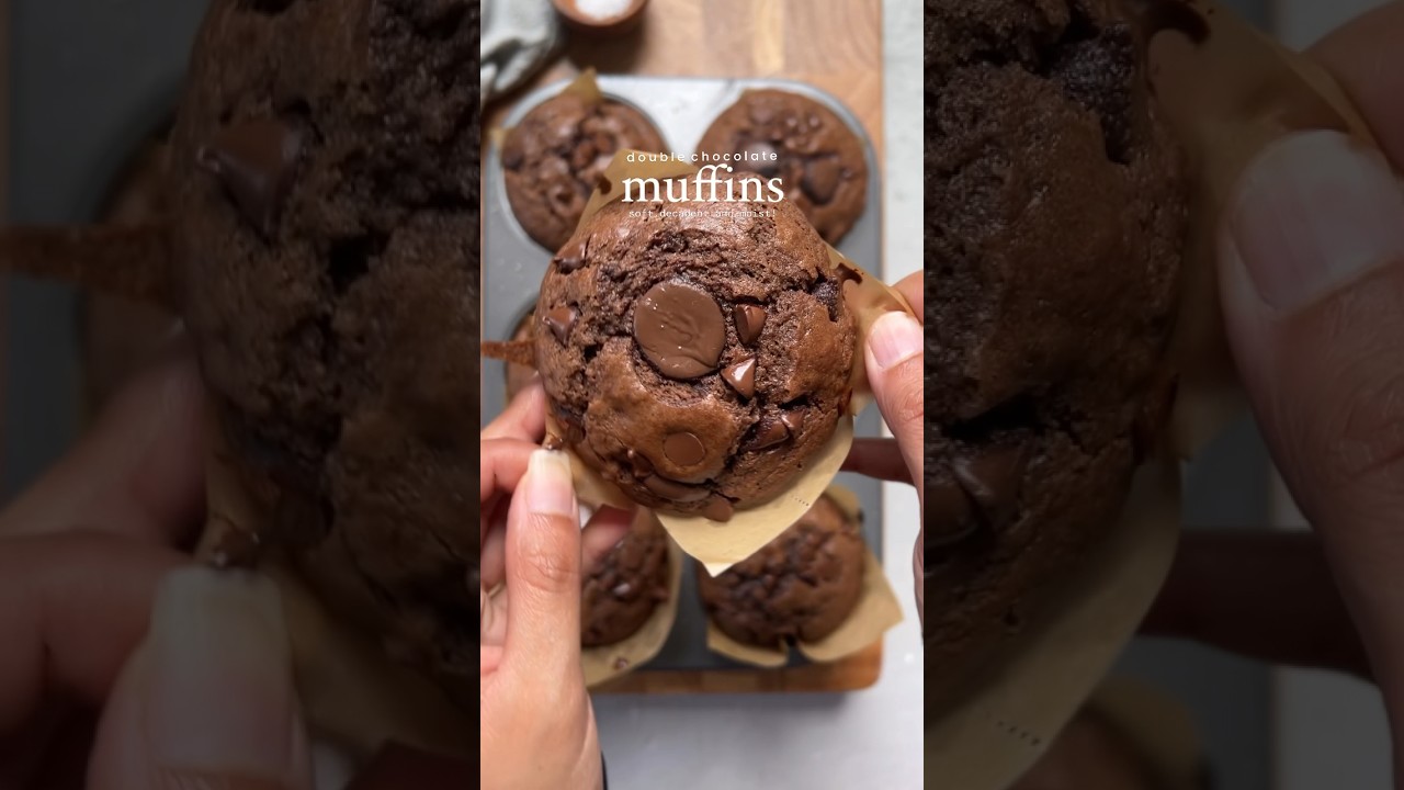 Double chocolate muffins 🧁 ( recipe in description )